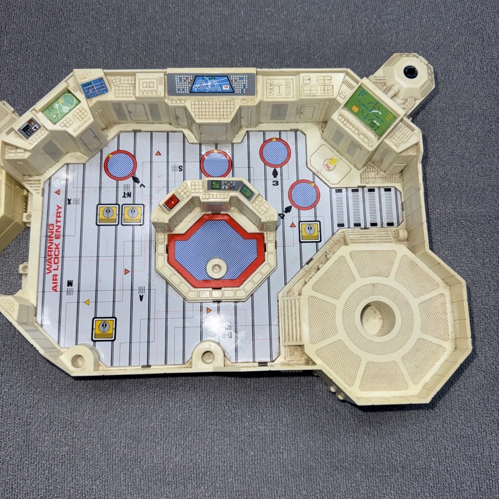 Vintage Starcom Space Station Command Center Playset Decompression Chamber 1987 - Picture 3 of 6